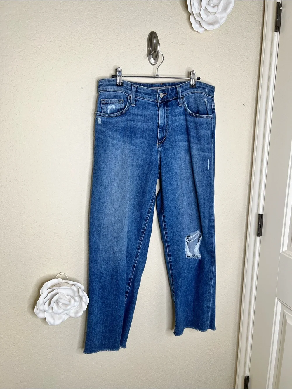 NTM: Joe’s Jeans Size 29 Cropped Straight Kick Flare Raw Hem Distressed Jeans